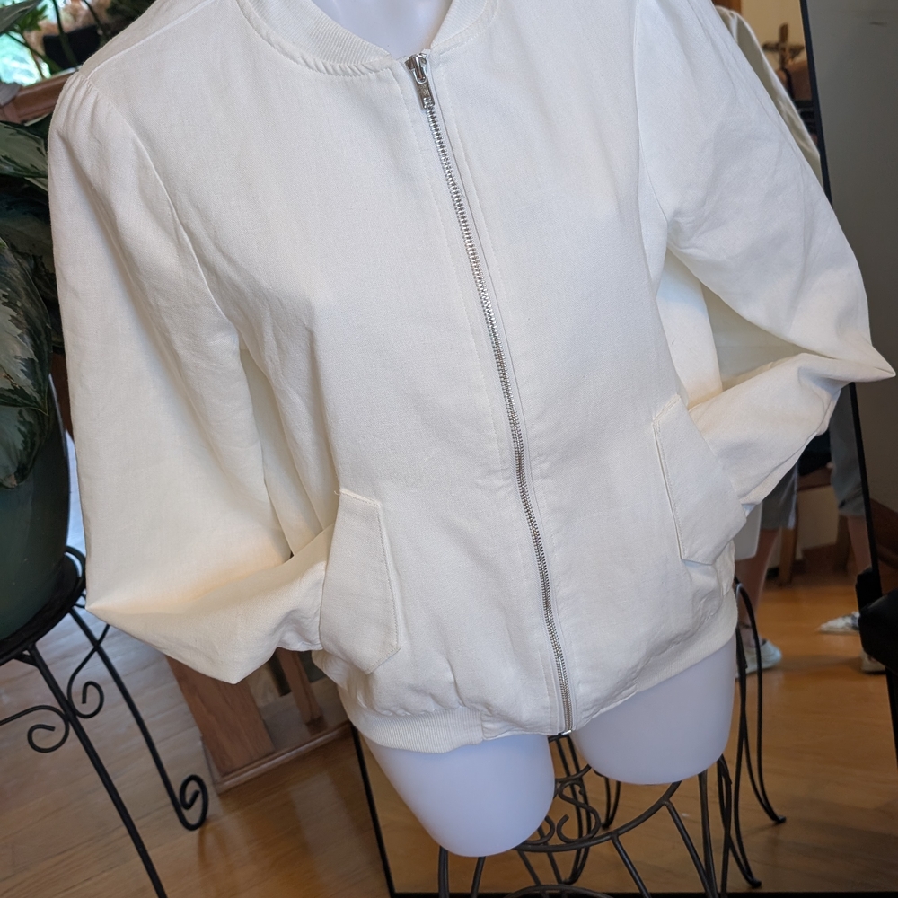 Lulu's Chic White Bomber Jacket for Women